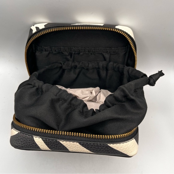 BNWT ZEBRA JEWELLERY TRAVEL CASE - Picture 4 of 5